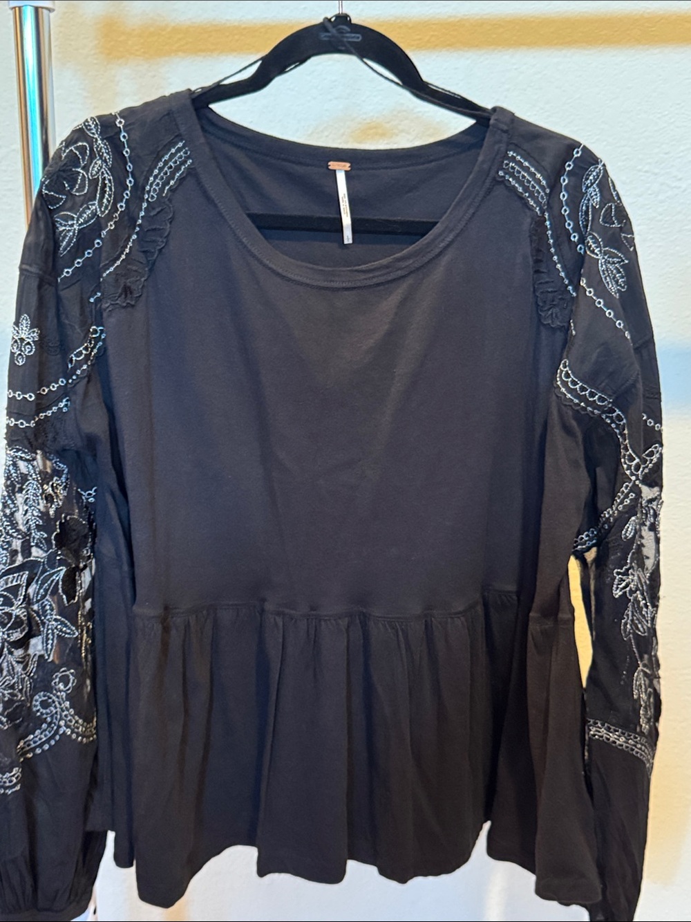 $168 FREE PEOPLE Embroidered Babydoll Top Sz L